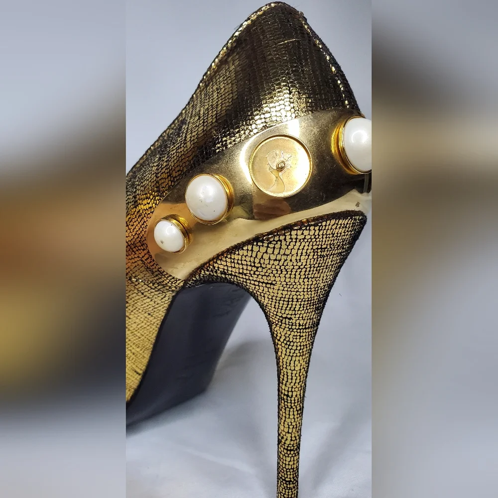 Alexander McQueen Size 40 Gold Metallic Pointed Toe Heels - Picture 3 of 12